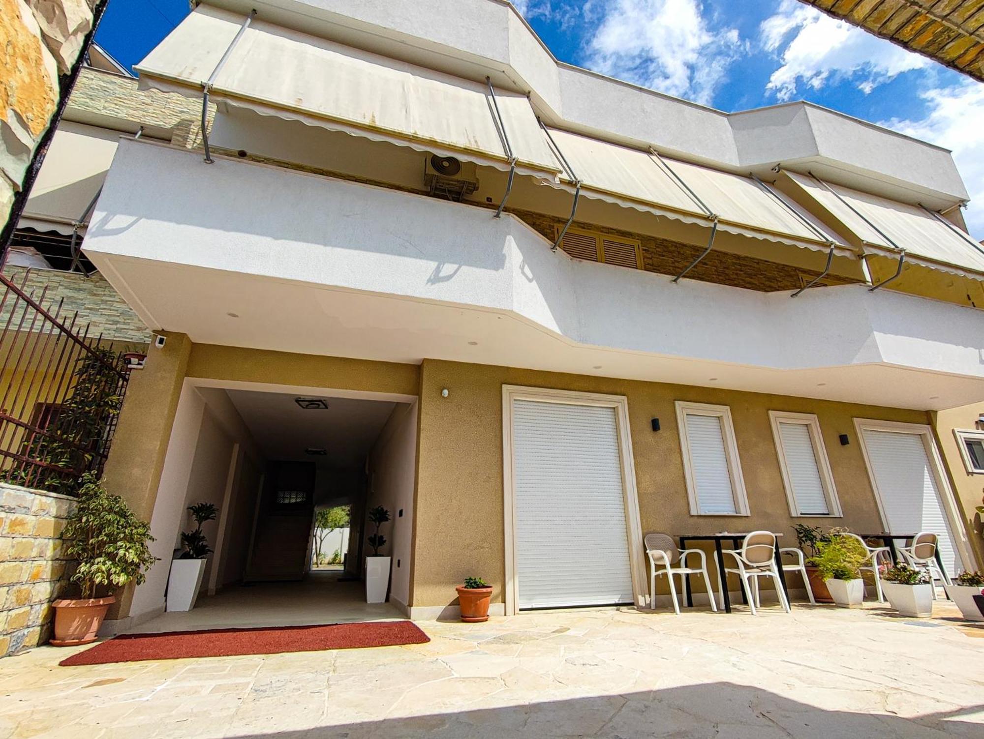 Comfort Villa Vlore Luaran gambar