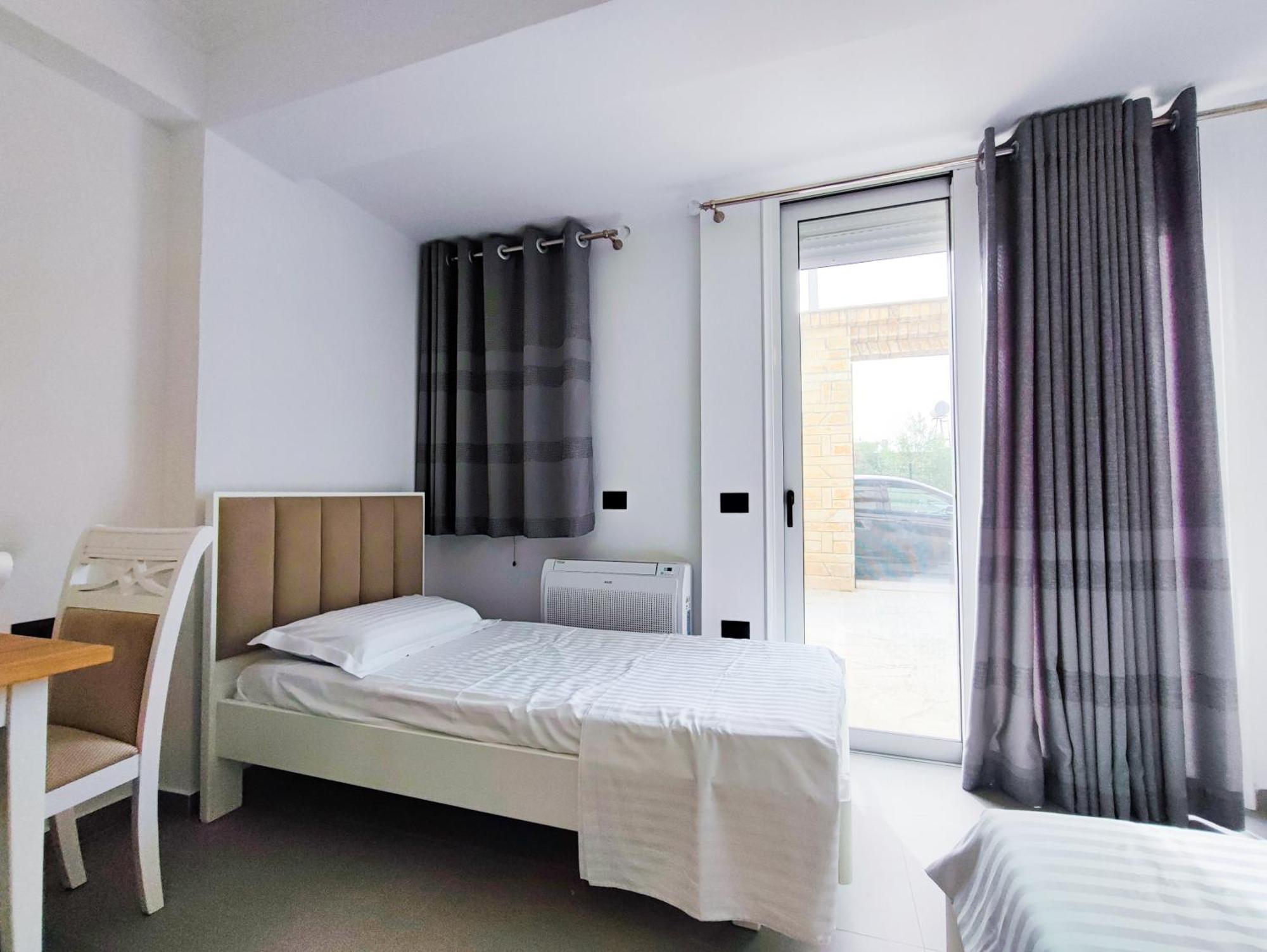 Comfort Villa Vlore Luaran gambar